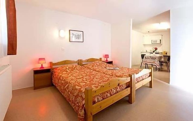 Четырехместный Номер Стандарт, Brit Hotel Grand Hotel Munster