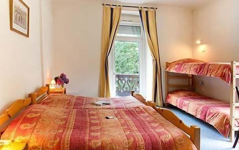 Номер Стандарт, Brit Hotel Grand Hotel Munster