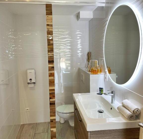 Полулюкс Вид на Бассейн, Hôtel Beau Soleil