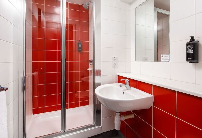 Семейный Номер, Go2 Hotels Burton Upon Trent Central