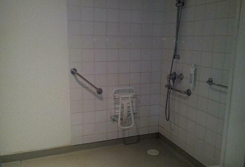 اتاق استاندارد سه نفره, Ibis Budget Poitiers Sud