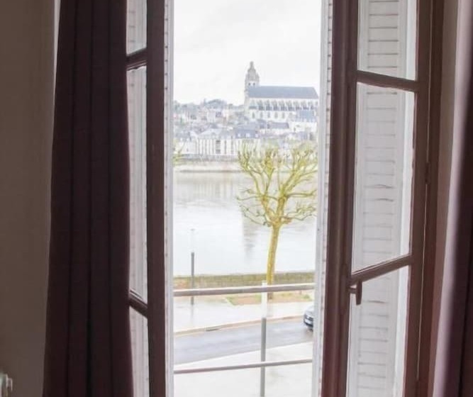 اتاق استاندارد چهار تخته, Le Pavillon