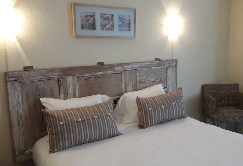 Номер Комфорт, Logis Hôtel Lafayette Rochefort France