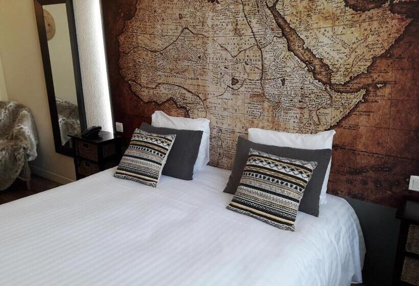 اتاق استاندارد سه نفره, Logis Hôtel Lafayette Rochefort France