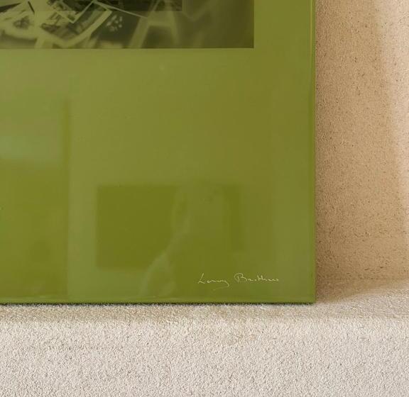 جناح مزود بحمام سباحة, Toile Blanche