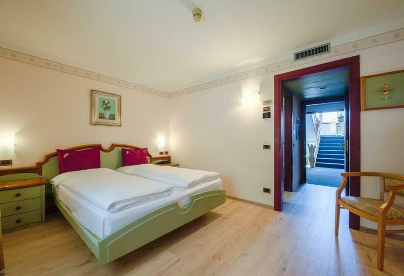 家庭间, Albergo Alla Rosa