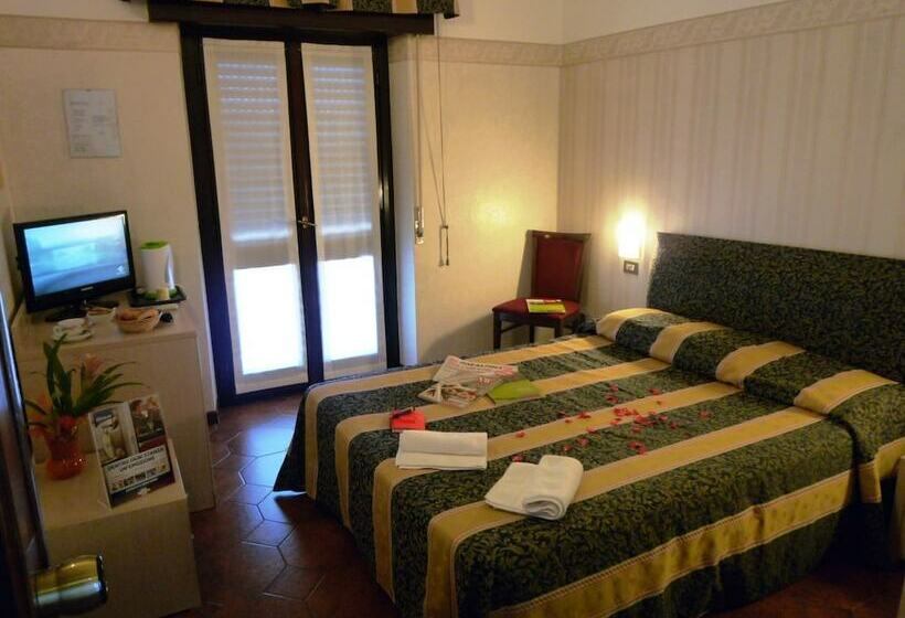 Номер Стандарт Трехместный, Montecarlo