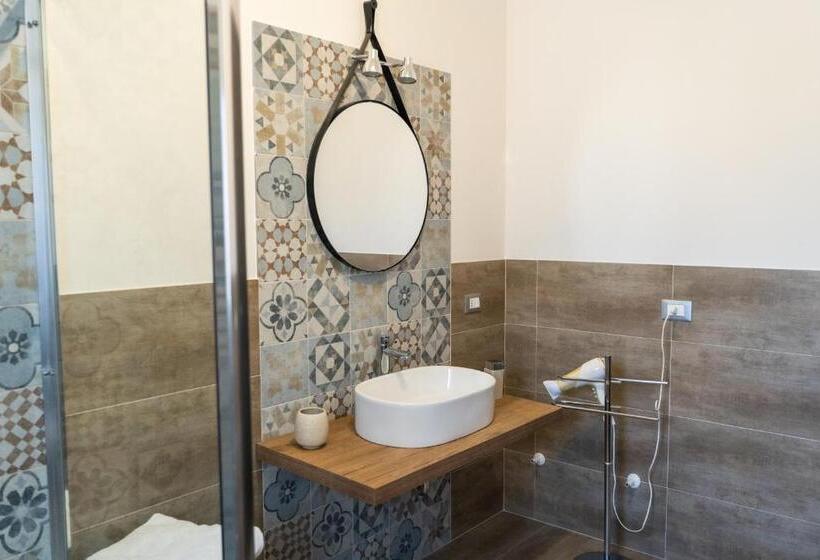 اتاق لوکس چهار تخته, Villa Pollina