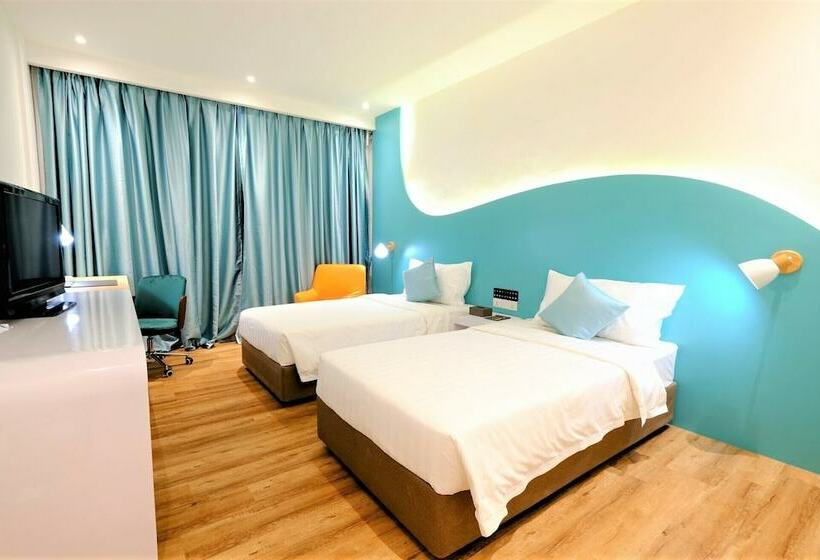 Quarto Estandar, Kuching Park