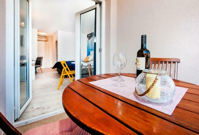 استودیو استاندارد با بالکن, Villa Marea