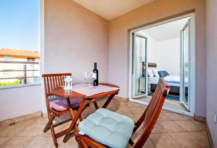 استودیو استاندارد با بالکن, Villa Marea