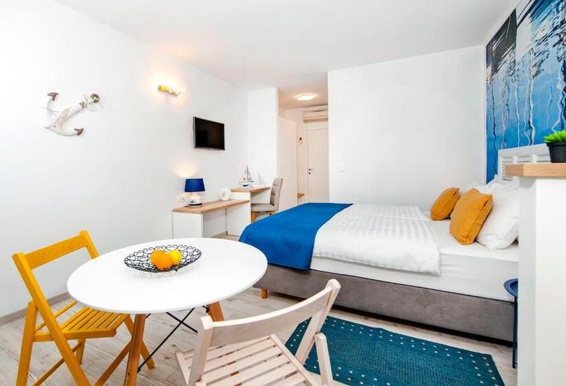 استودیو استاندارد با بالکن, Villa Marea