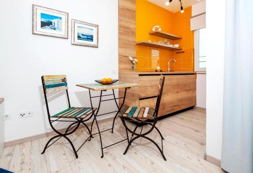 استودیو استاندارد با بالکن, Villa Marea