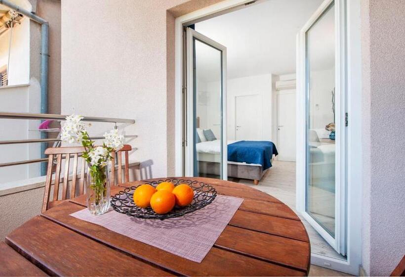 اتاق استاندارد با بالکن, Villa Marea