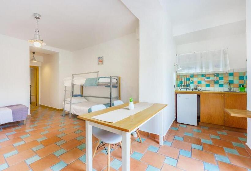 Апартаменты 1 Спальня Нижний Этаж, Le Grand Bleu  Gioia Apartments