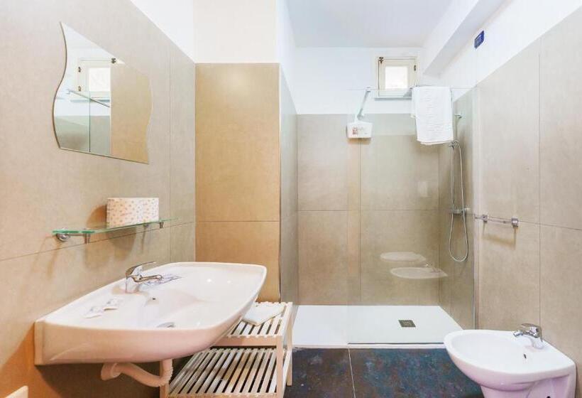 Апартаменты 1 Спальня Нижний Этаж, Le Grand Bleu  Gioia Apartments