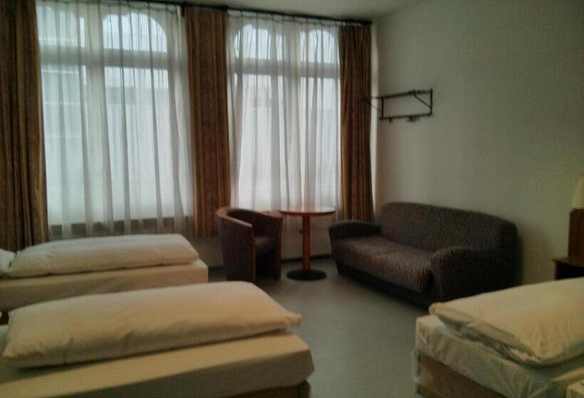 اتاق استاندارد سه نفره, Willy Hotel Frankfurt