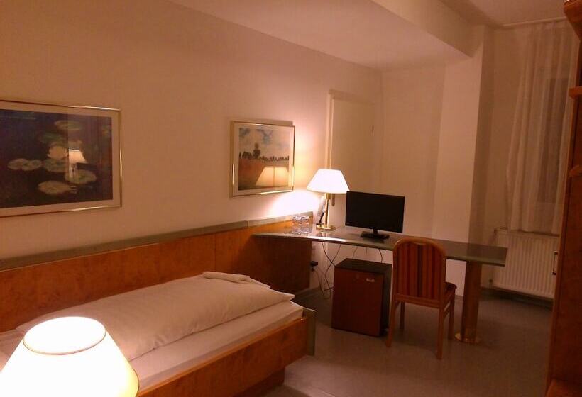 اتاق استاندارد یک نفره, Willy Hotel Frankfurt