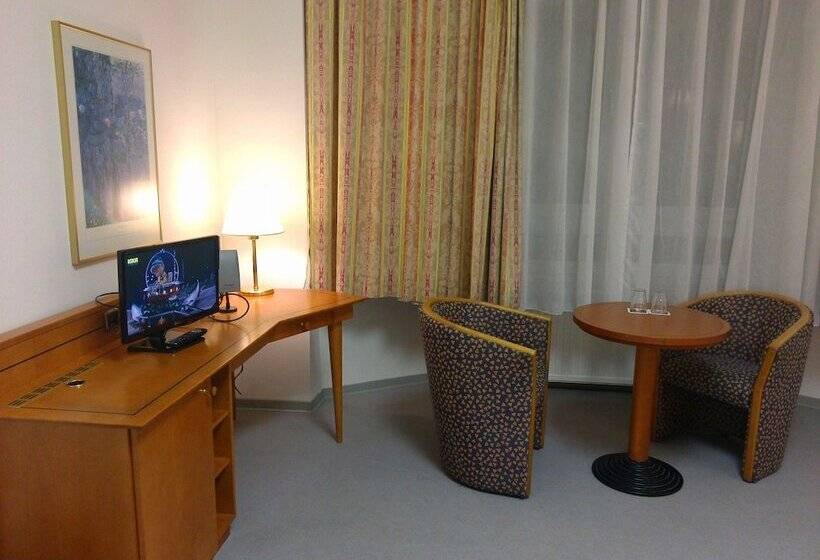 اتاق استاندارد سه نفره, Willy Hotel Frankfurt