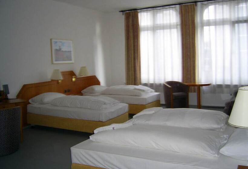 اتاق استاندارد چهار تخته, Willy Hotel Frankfurt