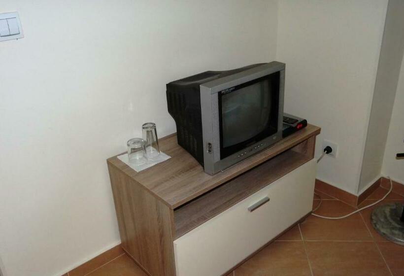 스탠다드 룸 공동 욕실, Guest Rooms Kom