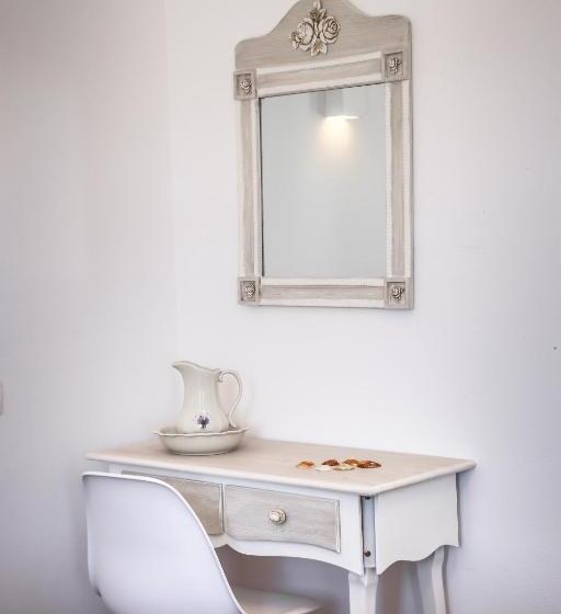 Люкс, Anemomiloi Andros Boutique