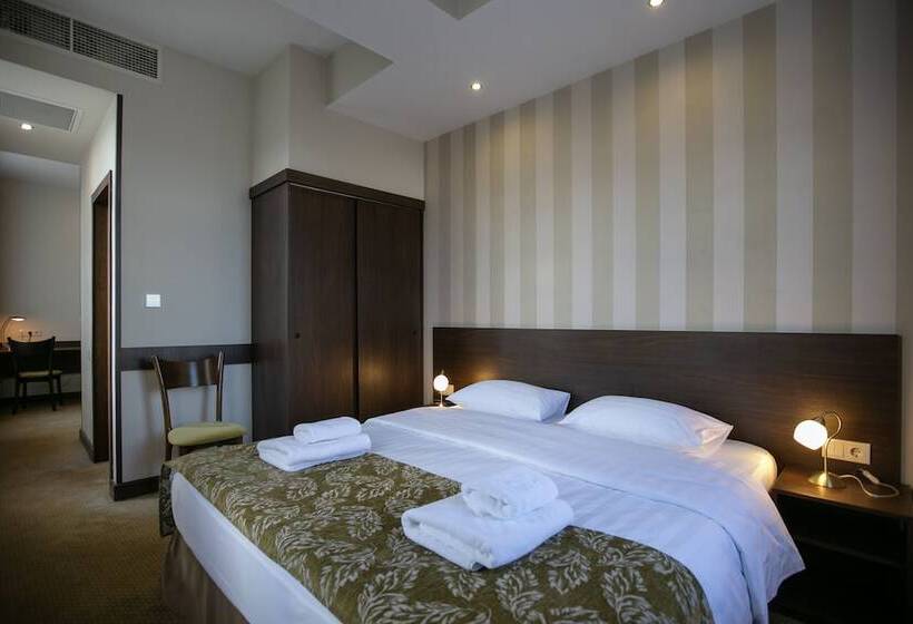 Quarto Familiar, Citrus