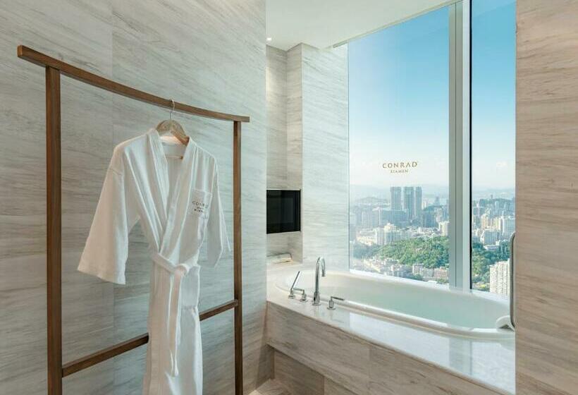 Номер Deluxe Кровать Кинг с Видом, Conrad Xiamen