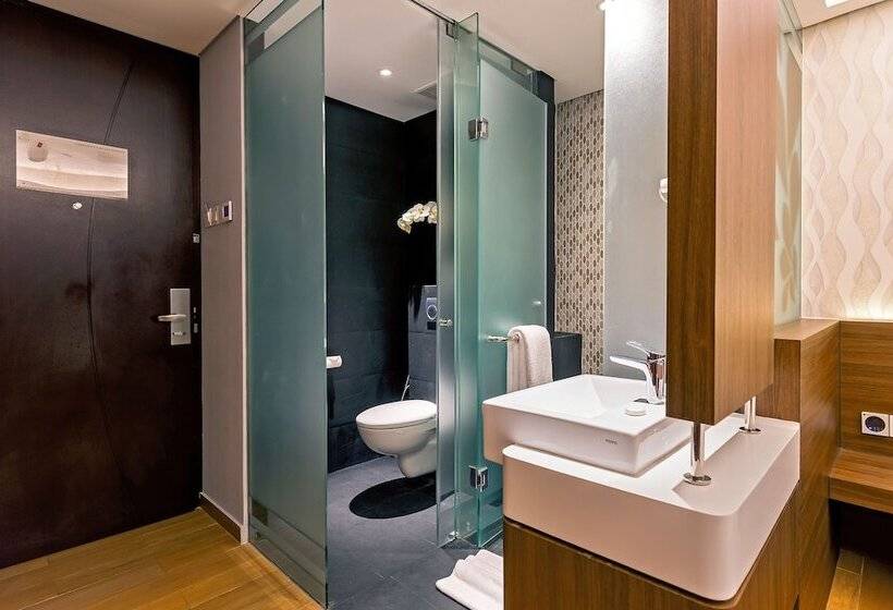 اتاق لوکس, Infinity8 Bali
