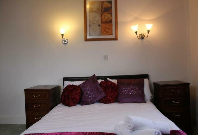 اتاق خانوادگی, The George Hotel Stansted Airport