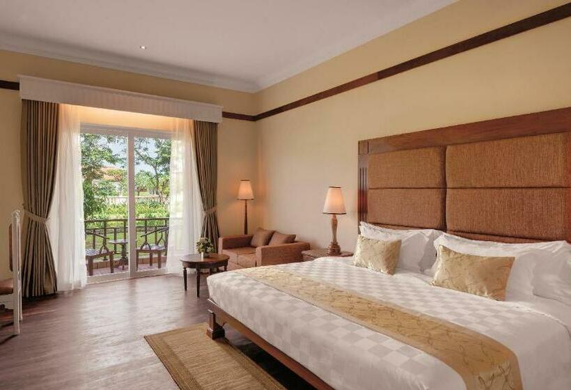 带泳池观景的豪华房, Sokha Siem Reap Resort & Convention Center