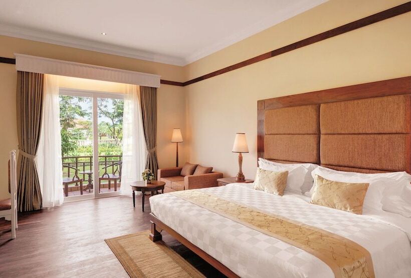 带泳池观景的豪华房, Sokha Siem Reap Resort & Convention Center