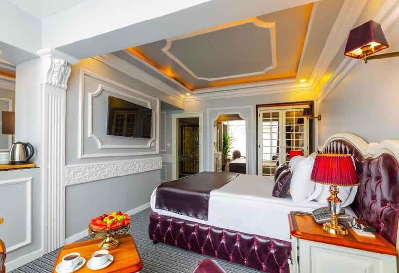 Quarto Triplo Standart, Andalouse Otel