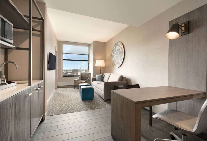 Люкс, Embassy Suites By Hilton Minneapolis Downtown