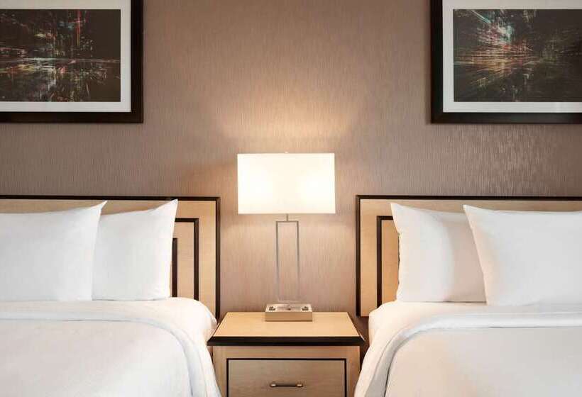 Люкс, Embassy Suites By Hilton Minneapolis Downtown