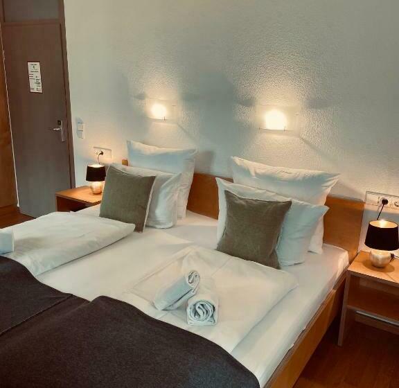 Номер Стандарт, & Restaurant Grüner Baum Merzhausen