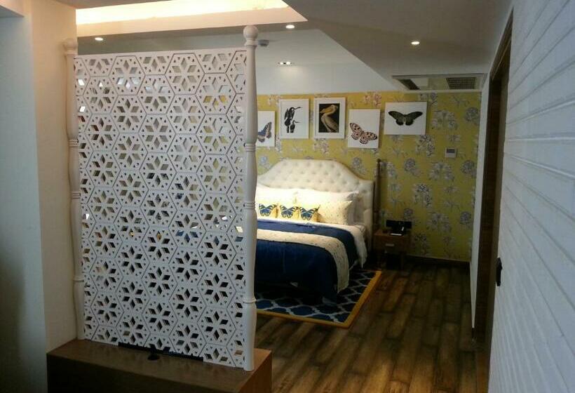 سوئیت با چشم‌انداز, Mosaic Hotel Mussoorie Mallroad