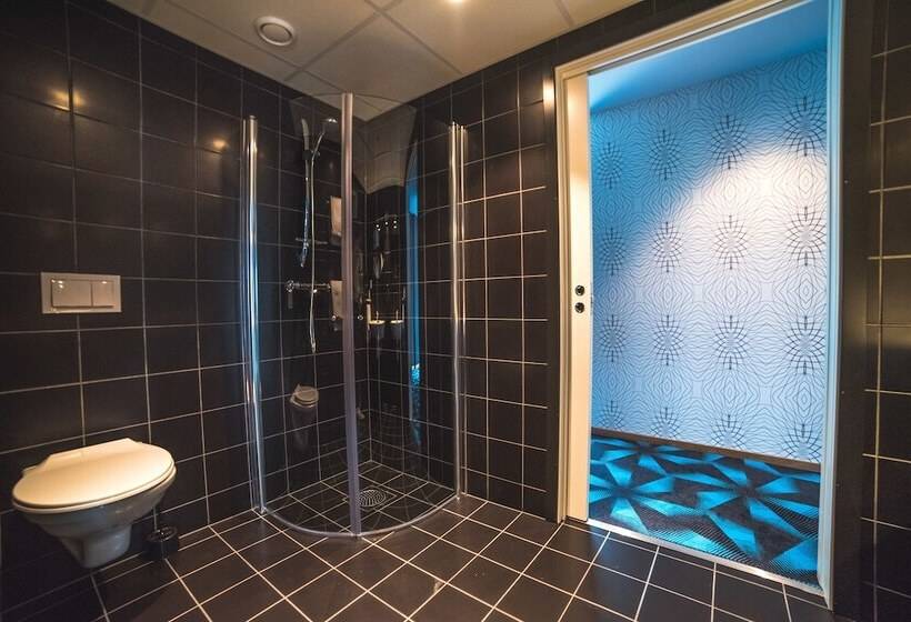 Люкс, Magic Hotel Solheimsviken