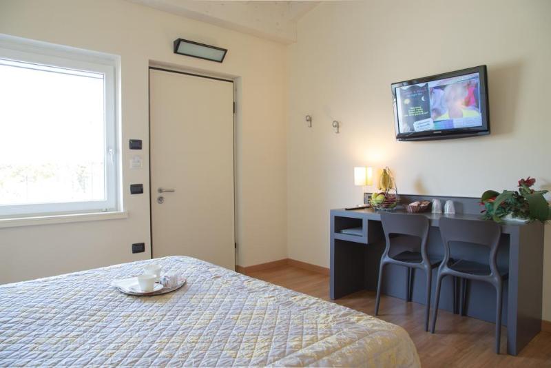 标准三人间, Motel Giglio