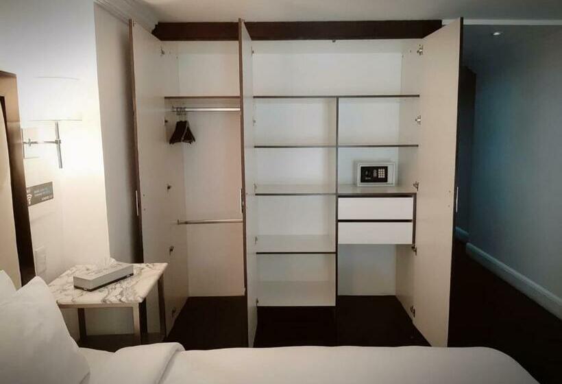 Suíte Executivo, Suites Londres 212