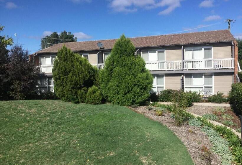 اتاق خانواده اجرایی, Bathurst Studio Apartments