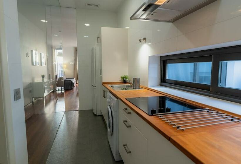 Апартаменты 2 Спальни, Azz Sevilla Torre de La Plata Apartamentos