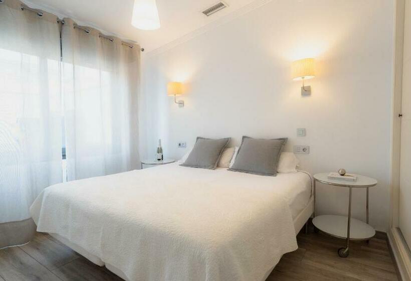 1 Bedroom Penthouse Apartment, Azz Sevilla Torre de La Plata Apartamentos