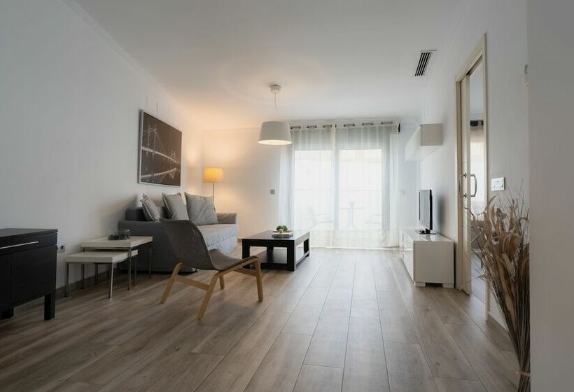 1 Bedroom Penthouse Apartment, Azz Sevilla Torre de La Plata Apartamentos