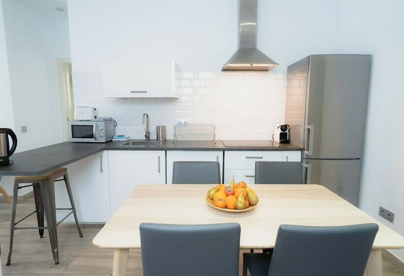 , Azz Sevilla Torre de La Plata Apartamentos