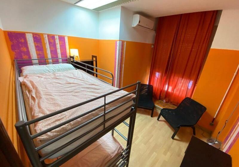 اتاق استاندارد با سرویس بهداشتی مشترک, Bed Madrid Hostel By Bossh! Hotels