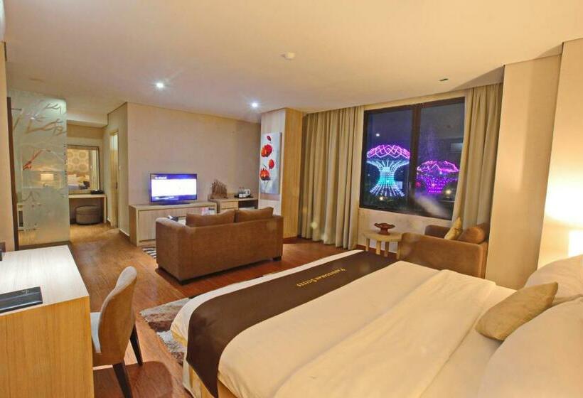 Королевский Люкс, Padjadjaran Suites Resort And Convention
