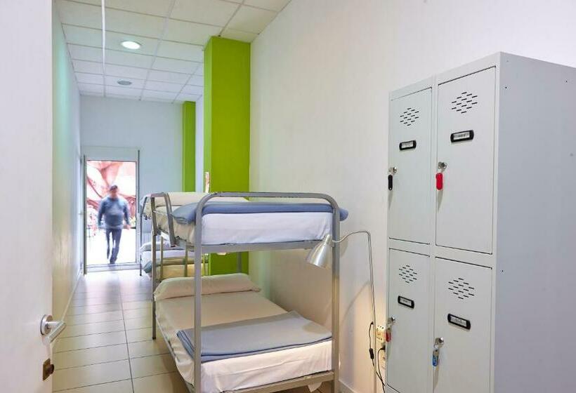 Кровать в Общей Комнате, Pil Pil Hostel Bilbao