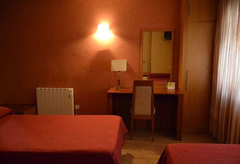 اتاق استاندارد سه نفره, Hhb Pontevedra Confort