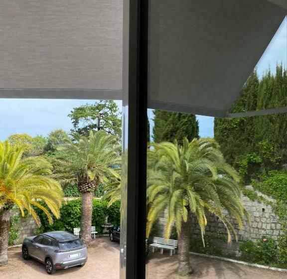 اتاق کلاسیک, Hôtel De Porticcio